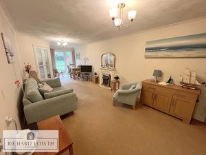 Lounge- click for photo gallery